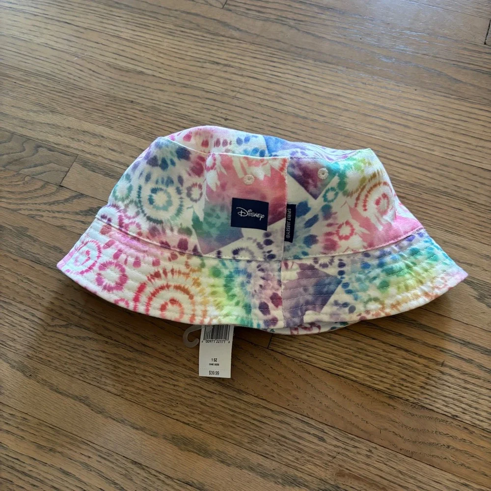 Disney Disneyland Resort Spirit Jersey Reversible Bucket Hat Tie Dye Rainbow NWT